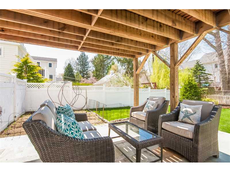 Love this second out door sitting area!