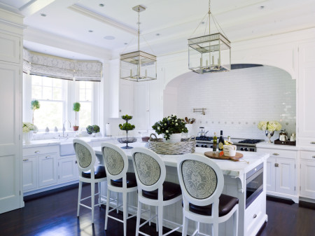 A beautiful kitchen from Lee Ann Thornton.  The WOW factor is huge, and would translate here seamlessly.