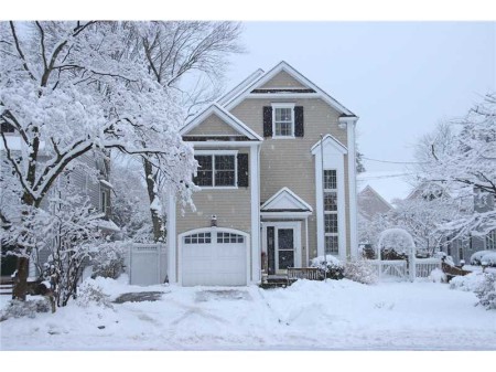 22 Casement in a winter wonderland!  Photoshop the snow out and you will discover a lovely "townhouse" like property waiting for someone who wants to move right in!