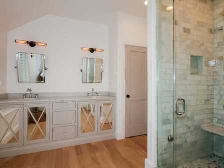 Moving on from 'fab master bath", we are going straight for 'KILLER" master bath!