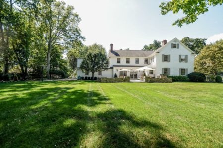 Love the terrace and the back yard here. It really is a big bonus to this house. 